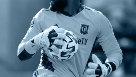 Kenneth Vermeer komt een eigen Keepers handschoen.