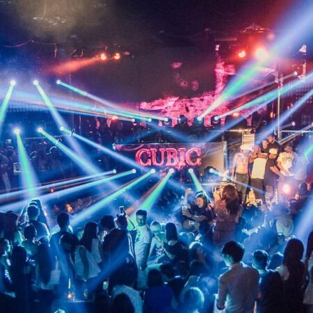 Melco neemt beheer over van Macau-nachtclub Cubic, plant naamswijziging