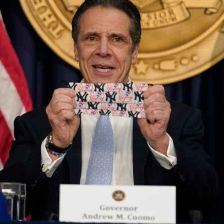 Vier van de negen NY-operators hebben toestemming gegeven voor het lanceren van mobiel wedden vanaf 8 januari