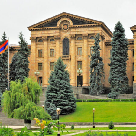 Armeens parlement debatteert over verbod op gokken op contant geld