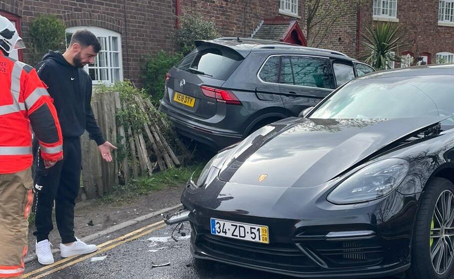 Manchester United-ster Bruno Fernandes betrokken bij auto-ongeluk, maar ongedeerde middenvelder nog steeds klaar om te trainen en fit te zijn voor Liverpool op dinsdag