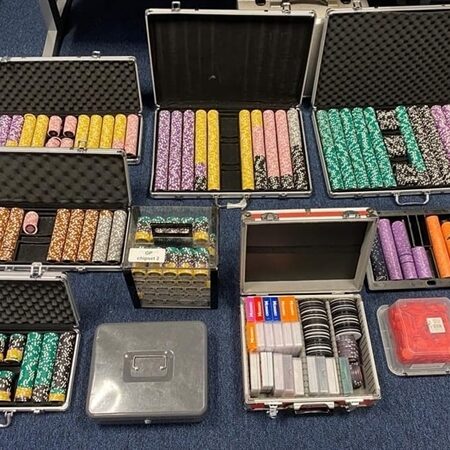 Politie valt binnen bij illegaal pokertoernooi in Waddinxveen