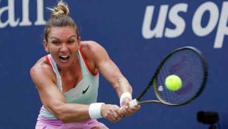 Simona Halep heeft een tennisverbod van vier jaar opgelegd vanwege een mislukte dopingtest