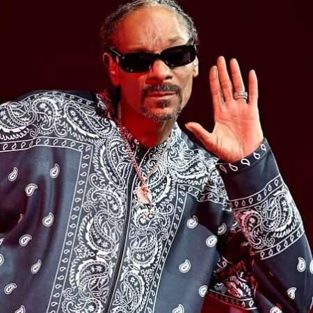 Snoop Dogg gaat de Arizona Bowl sponsoren met Gin & Juice Brand