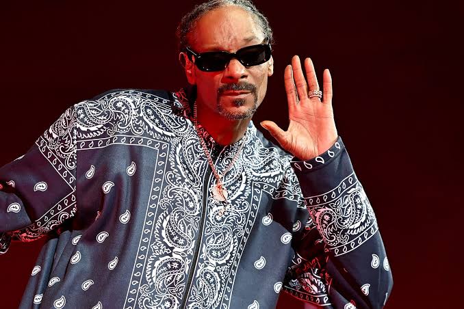 Snoop Dogg gaat de Arizona Bowl sponsoren met Gin & Juice Brand