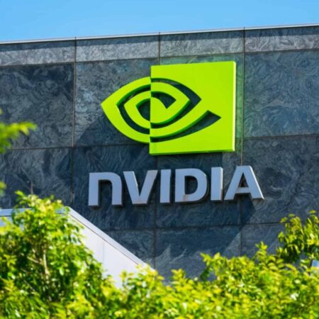 Nvidia kondigt nieuwe AI-chips aan, omdat de waardering ervan kortstondig boven de $3 biljoen uitkomt