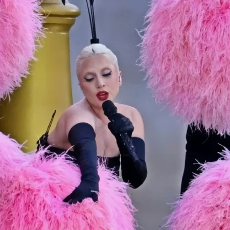 Lady Gaga trapt Olympische Spelen af ​​met optreden tijdens openingsceremonie