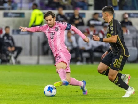Messi koopt tweede Spaanse club om Ronaldo clash dit seizoen op te zetten