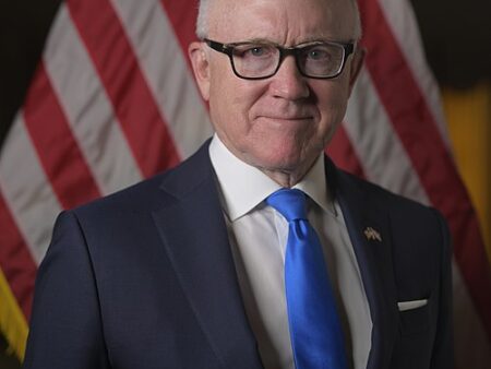 Woody Johnson helpt vlaggenvoetbal met $ 1m subsidie