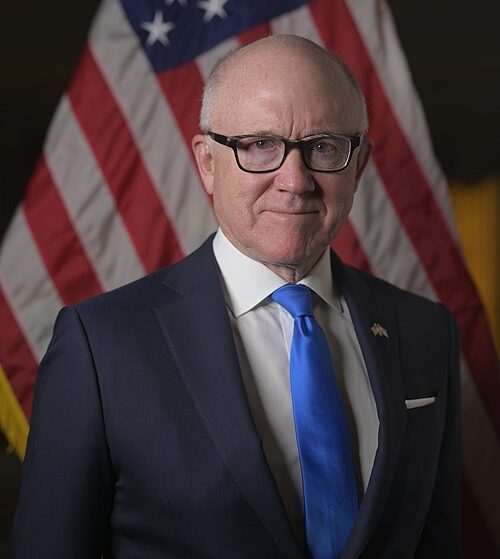 Woody Johnson helpt vlaggenvoetbal met $ 1m subsidie